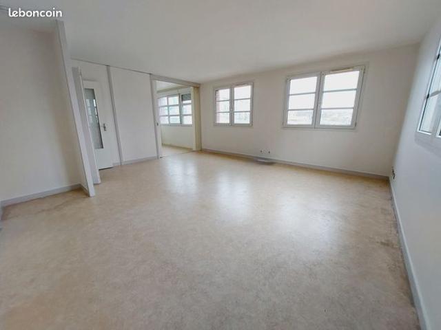 Appartement T2 lumineux à proximité des commerces, du centre ville et de la gare SNCF