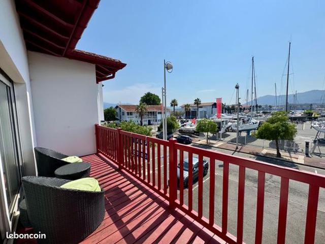 Appartement T2 lumineux, port d'Hendaye, idéalement situé 34.82m2
