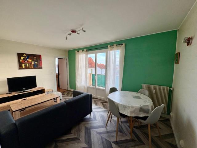 APPARTEMENT T2 MEUBLE A LOUER A RIORGES LES CANAUX