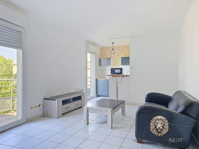 Appartement T2 meublé avec terrasse et stationnement à Brive