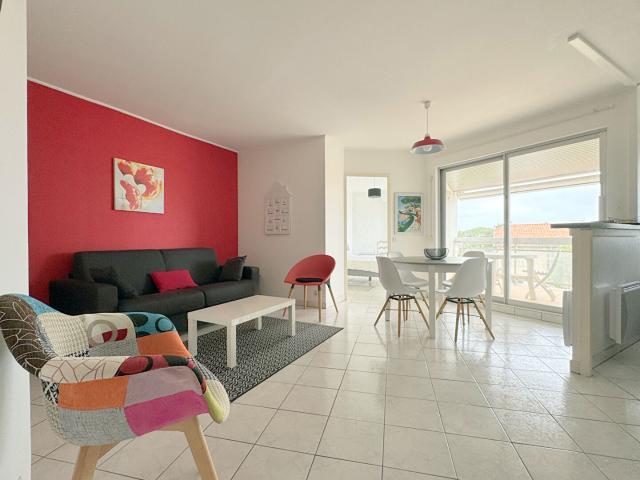 Appartement t2 meublé avec aperçu mer, balcon et pkg
