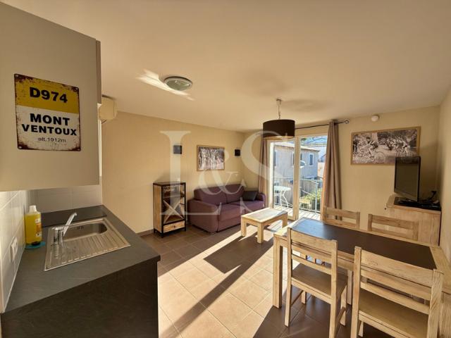 Appartement T2 meublé avec balcon dans résidence avec piscin