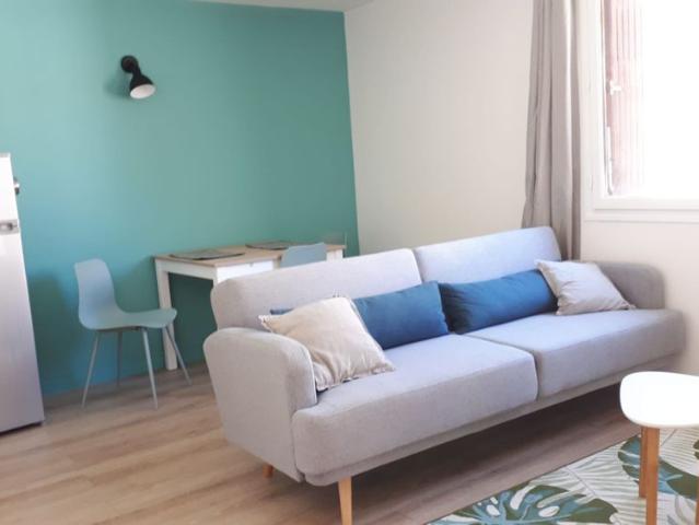 Appartement T2 meublé avec balcon et cave Nîmes entre Jean Jaurès et Centre Ville
