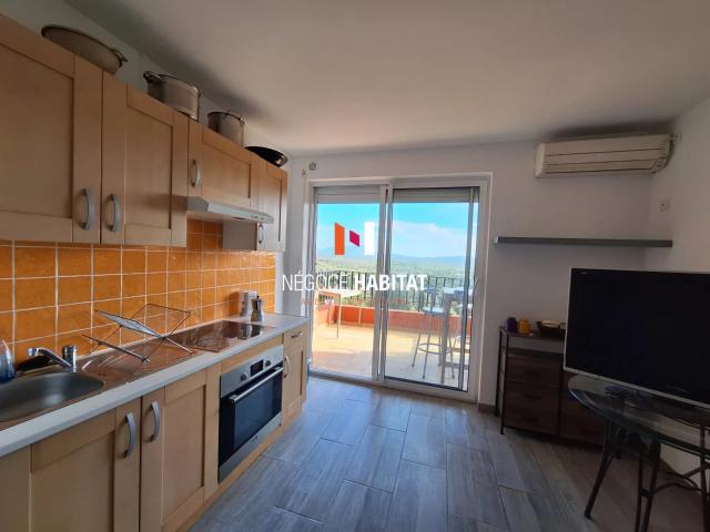 APPARTEMENT T2 MEUBLE AVEC PISCINE