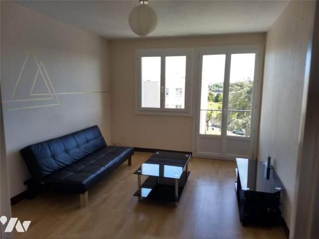APPARTEMENT T2 MEUBLE LAVAL