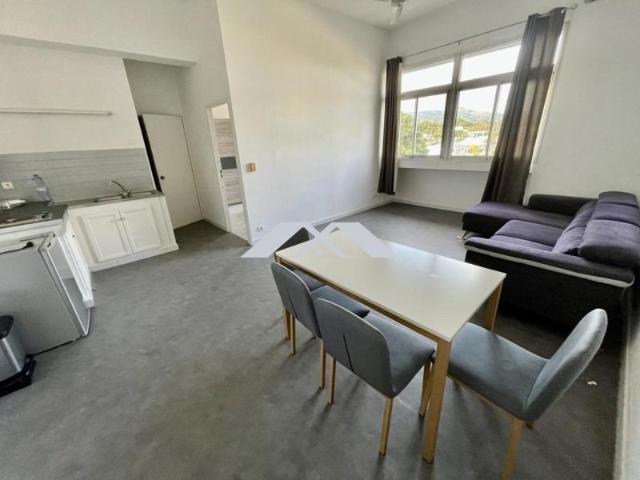 Appartement T2 meublé Saint Pierre centre