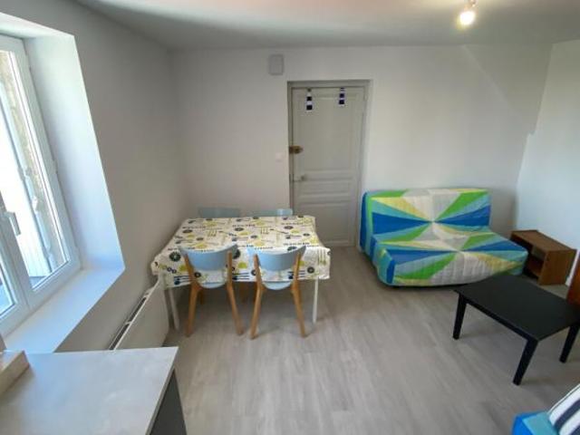 Appartement T2 meublé plein centre à louer à l'année !