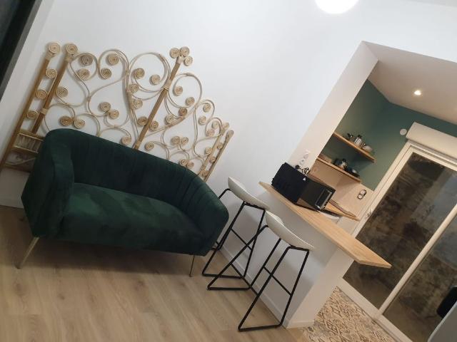 APPARTEMENT T2 MEUBLÉ QUARTIER SAINT PIERRE PROCHE CITADELLE