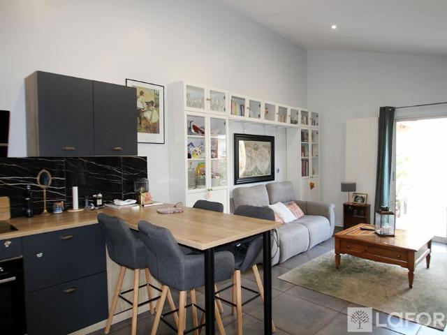 Appartement T2 OULLINS PIERRE BENITE à louer