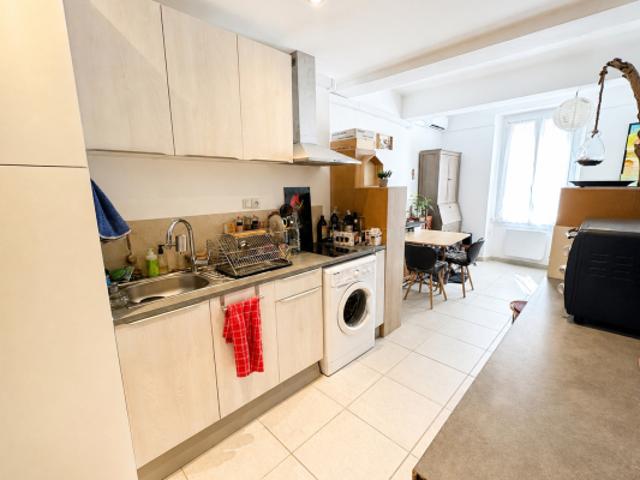 APPARTEMENT T2 PROCHE COMMODITES