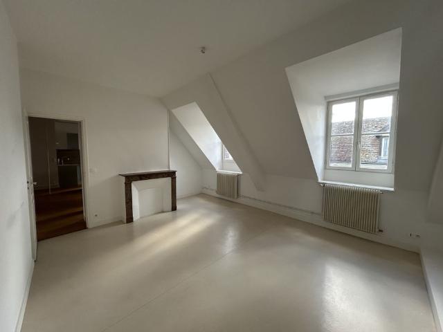 Appartement t2 proche cathédrale