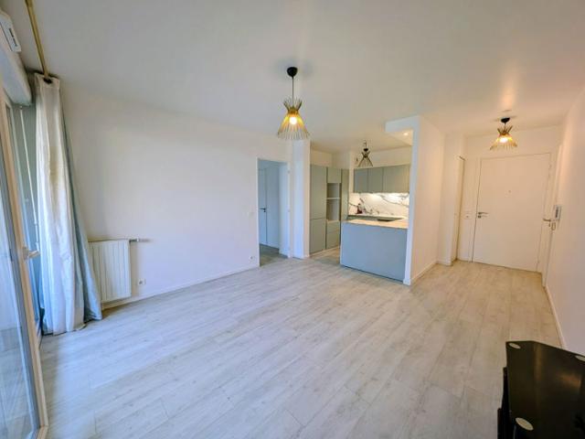 Appartement T2, proche gare RER