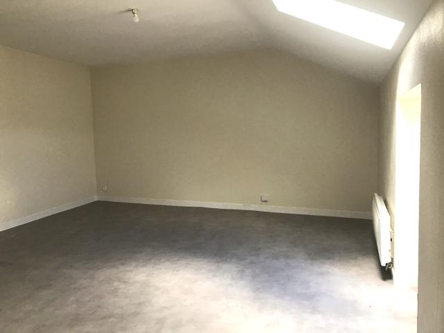 Appartement T2 proche des Arcades Rougés
