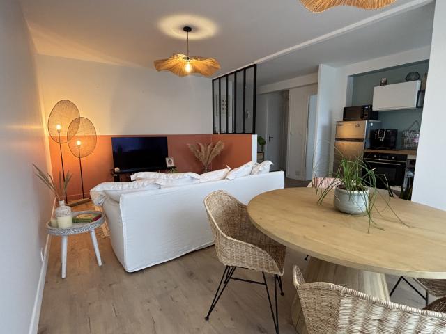 APPARTEMENT T2 PROCHE PLAGE DU CHAY