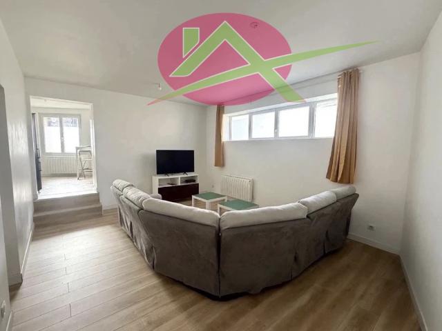 Appartement T2 rénové 64 m2 Centre d’Oissel Garage inclus