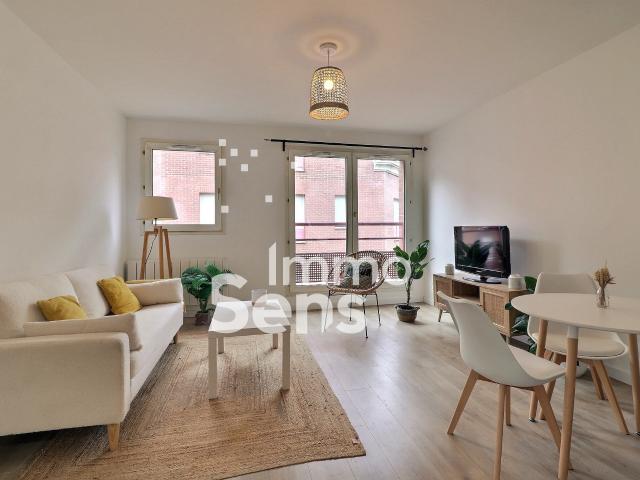 Appartement T2 rénové avec parking en sous sol à 8 min à pied de l'université de la Catho LILLE