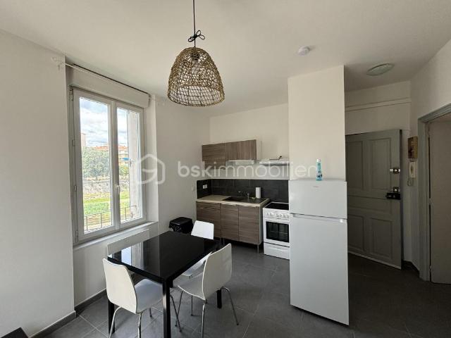 APPARTEMENT T2 RENOVE PROCHE DU CENTRE