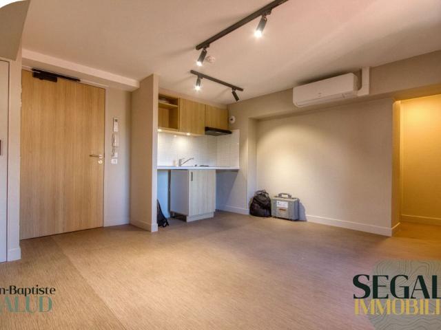 Appartement T2 refait à neuf avec climatisation, parking et ascenseur – Albi centre