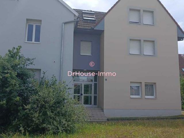 Appartement T2 Réparti sur 29.42 m2 carrez et 34.40 m2 habitables à Rosenau avec cellier et garage