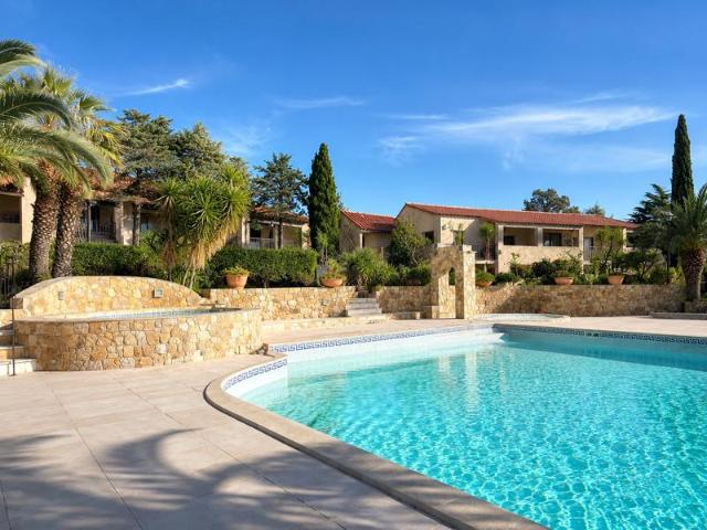Appartement T2 Résidence avec arborée avec piscine en Bala