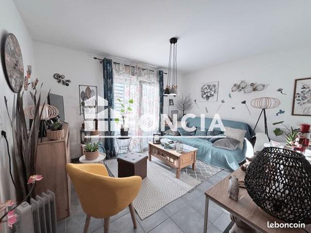 Appartement t2 residence recente et securisee stationnement privatif proximite centre ville cogolin