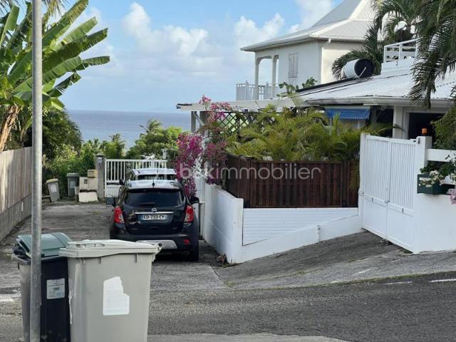 APPARTEMENT T2 ROUTE TOURISTIQUE PRES D ANSE DES ROCHERS