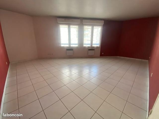 Appartement T2 RUE LOUIS possible t3 63 m2 Lyon 3ème