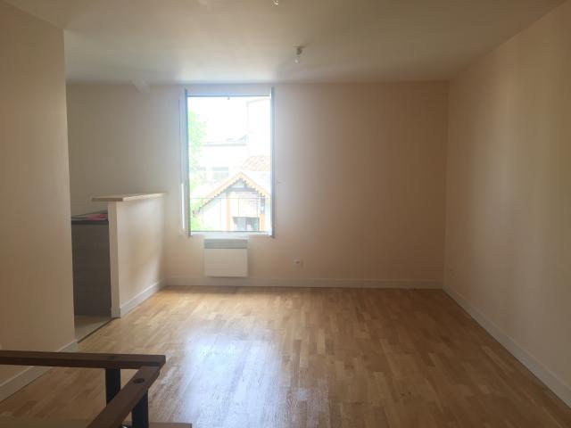 APPARTEMENT T2 RUE THEOPHRASTE RENAUDOT