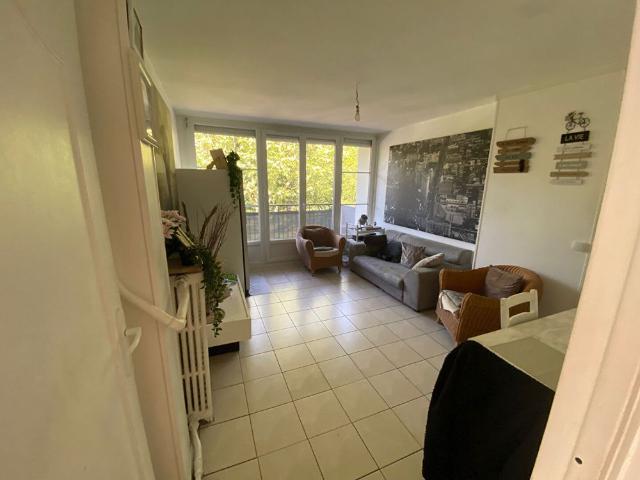 Appartement T2 SAINTE GENEVIEVE DES BOIS à louer