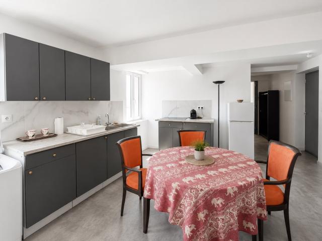 Appartement T2 + studio attenant Le Luc 70 m2 94m² Le Luc
