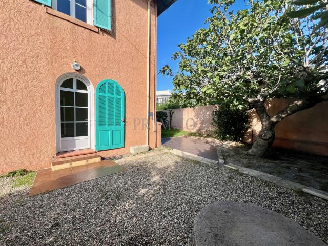 Appartement T2/T3 Fréjus en rez de jardin, quartier base nat. 57m² Fréjus