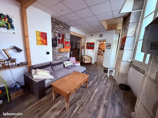 Appartement T2/T3 rénové | Centre ville Besançon | Calme et proche commodités