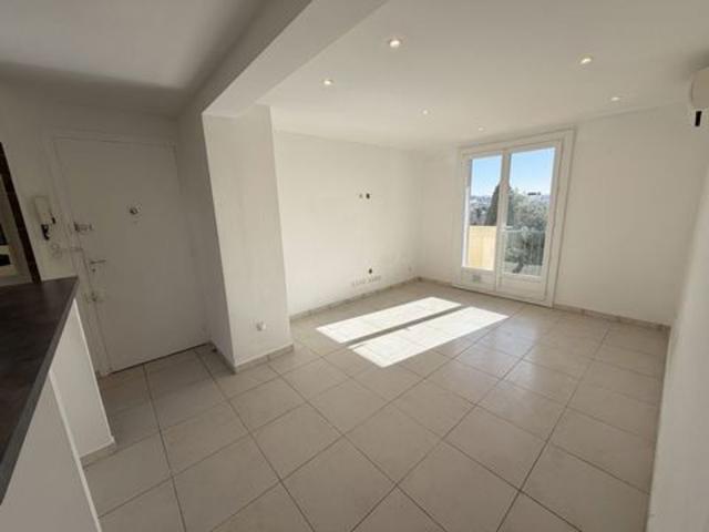 APPARTEMENT T3/4 DE 64M² / BALCON / LOGGIA /