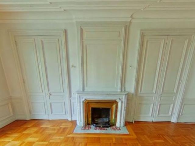 APPARTEMENT T7 A LOUER