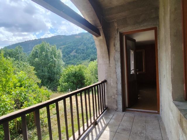 Appartement T4/5 avec jardin de 370 m2 Fort potentiel