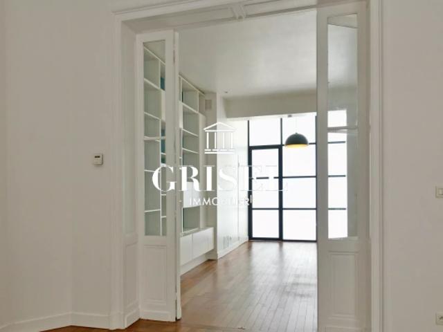 APPARTEMENT T4/5 BORDEAUX QUINCONCES