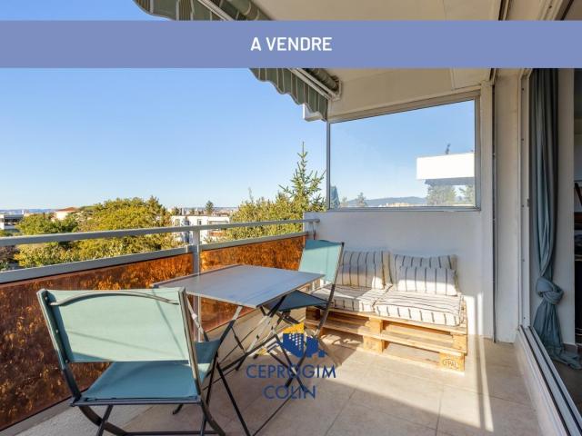 APPARTEMENT T4/5 RENOVE AVEC TERRASSE PARKING CAVE ET PISCINE