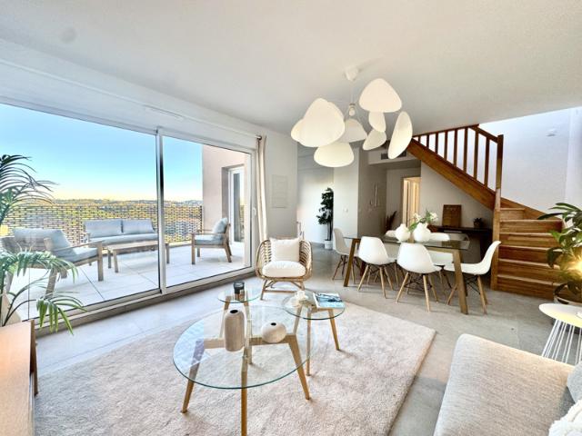 Appartement T4 82 m2 ROOF TOP 61 m2
