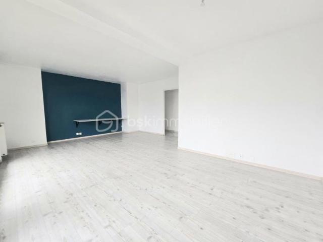 Appartement T4 97 m2 et garage proche gendarmerie