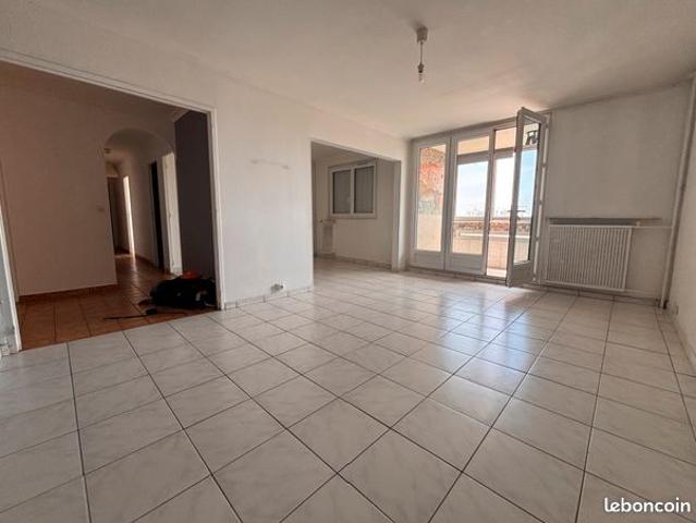 APPARTEMENT T4, 98m², saint priest
