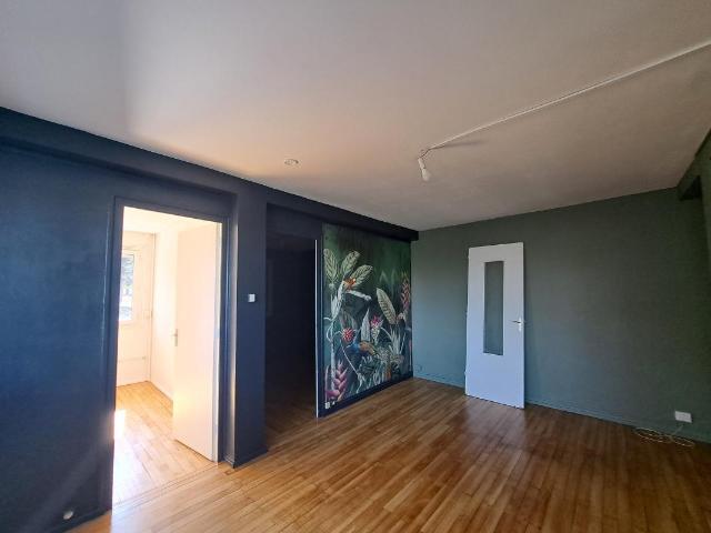 Appartement T4 0 ST HEAND