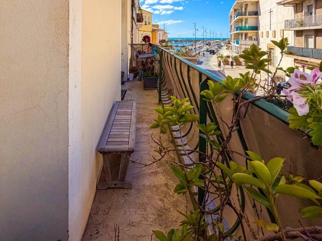 Appartement T4 114m² en coeur de ville 114m² Sète