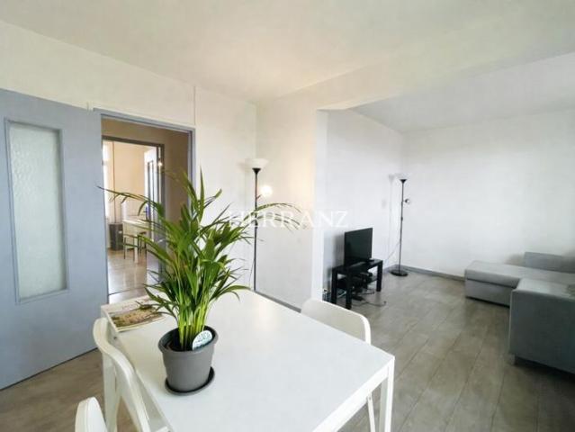 Appartement T4 3ch de 75m2 avec 4 balcons en parfait état