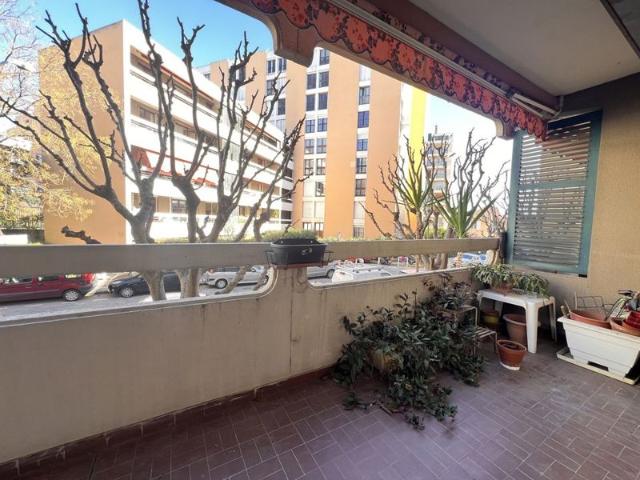 Appartement T4 traversant 83.05m² avec balcon et garage