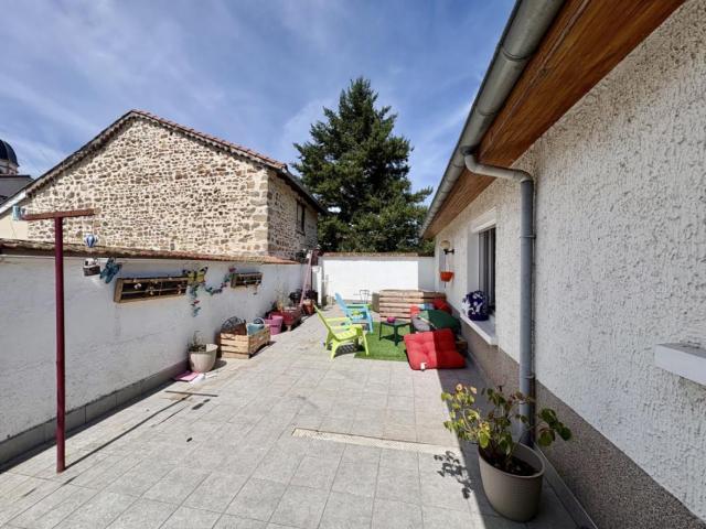APPARTEMENT T4 A LOUER A LAY