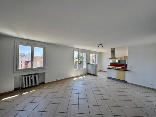 APPARTEMENT T4 A LOUER A ROANNE GARE
