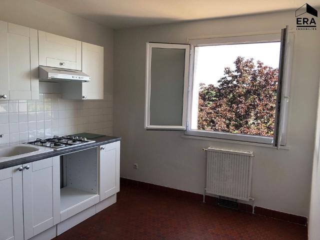 APPARTEMENT T4 A LOUER BLOIS 2 CHBS POSS. 3 CAVE, FACILITE DE STATIONNEMENT