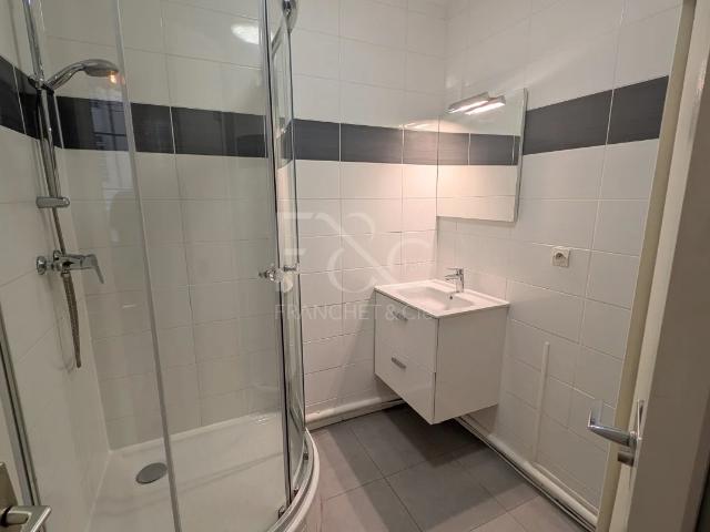 APPARTEMENT T4 A LOUER LYON 2EME ARRONDISSEMENT 136.33 m2 1 705 € charges comprises par mois