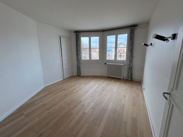 APPARTEMENT T4 A LOUER
