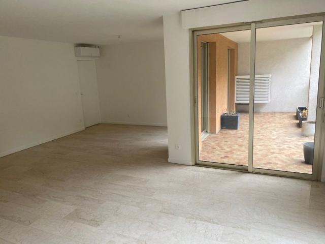 APPARTEMENT T4 A LOUER